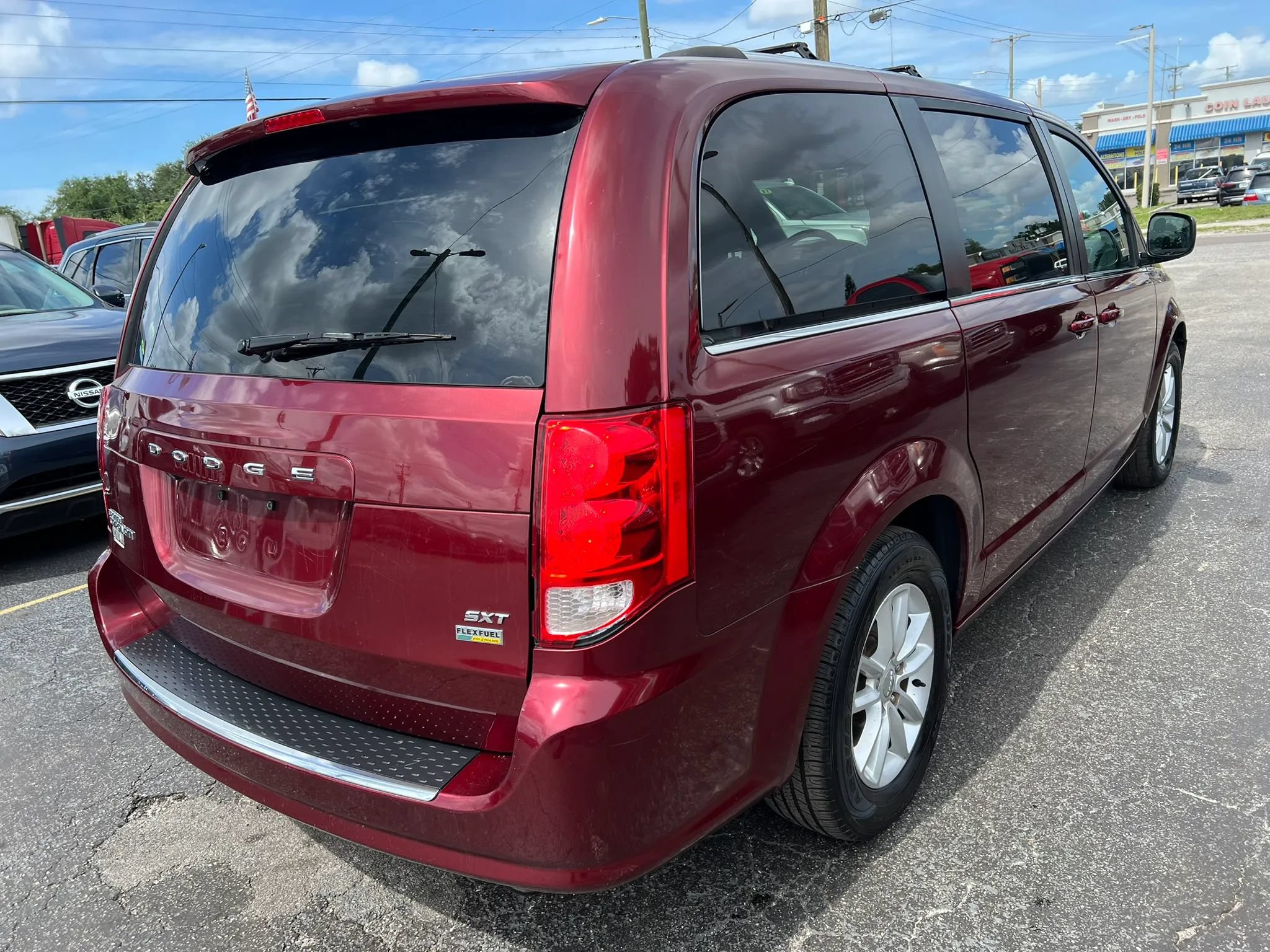 Used 2018 Dodge Grand Caravan SXT FWD image 5