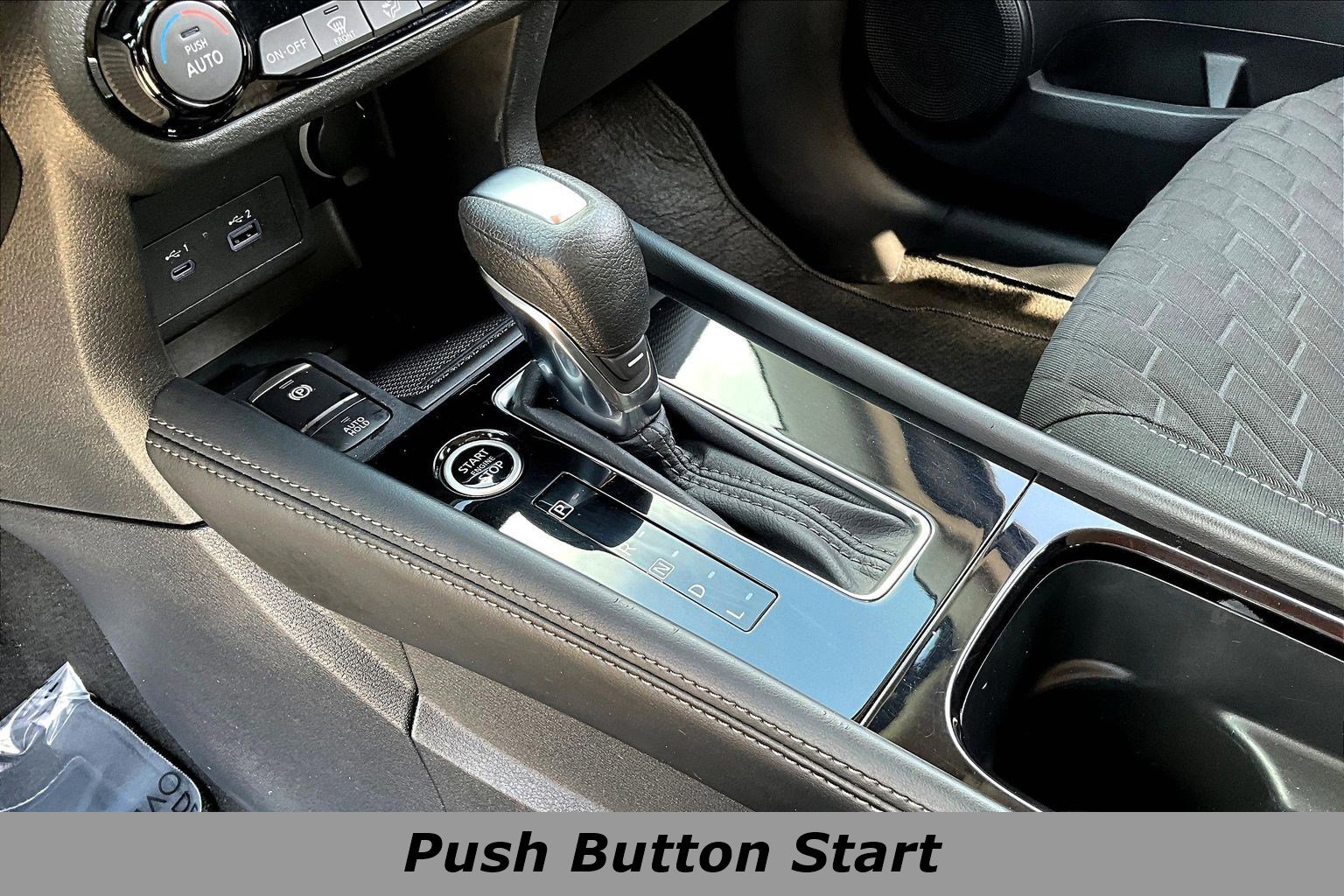 Certified 2022 Nissan Kicks SV w/ Interior Electronics Package FWD image 18