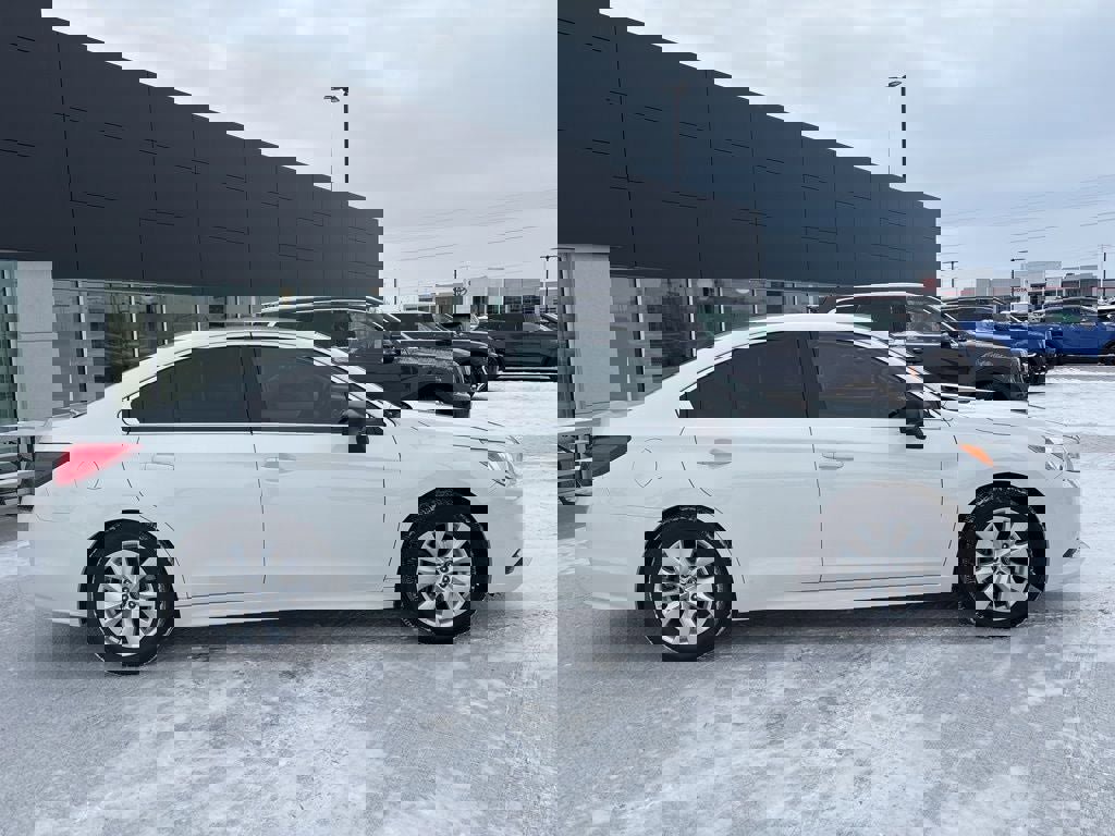 Used 2017 Subaru Legacy 2.5i w/ Alloy Wheel Package image 4