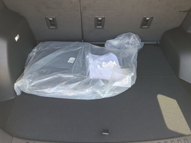 New 2027 Chevrolet Equinox LT FWD image 9
