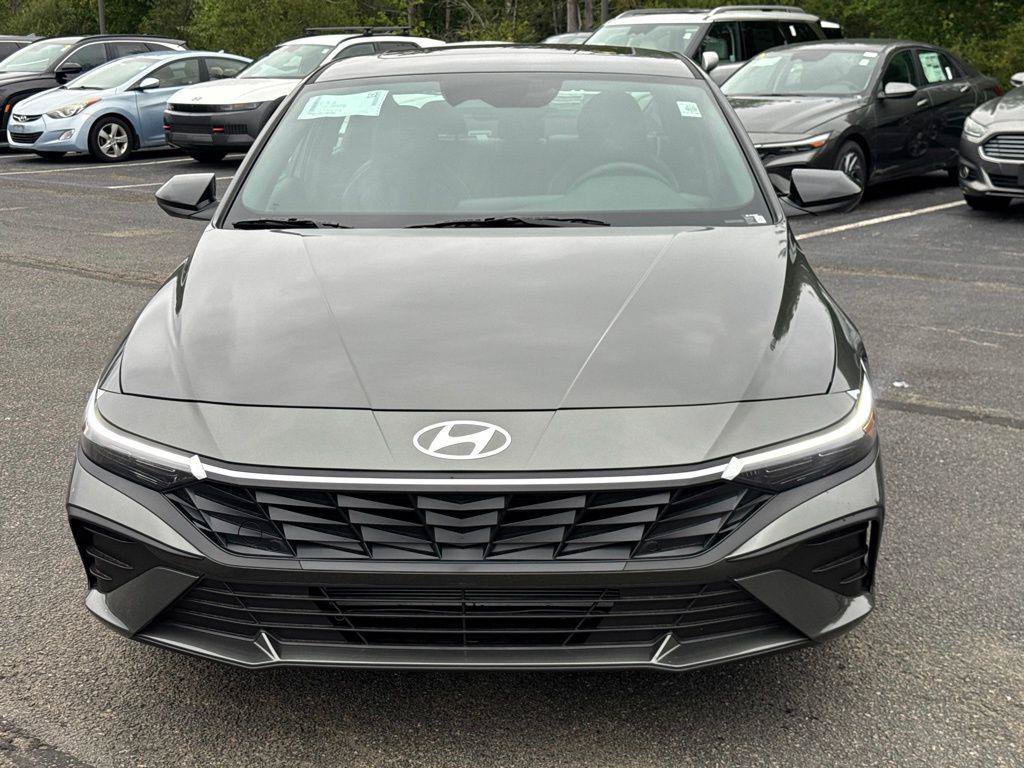 New 2026 Hyundai Elantra SEL Sport FWD image 2