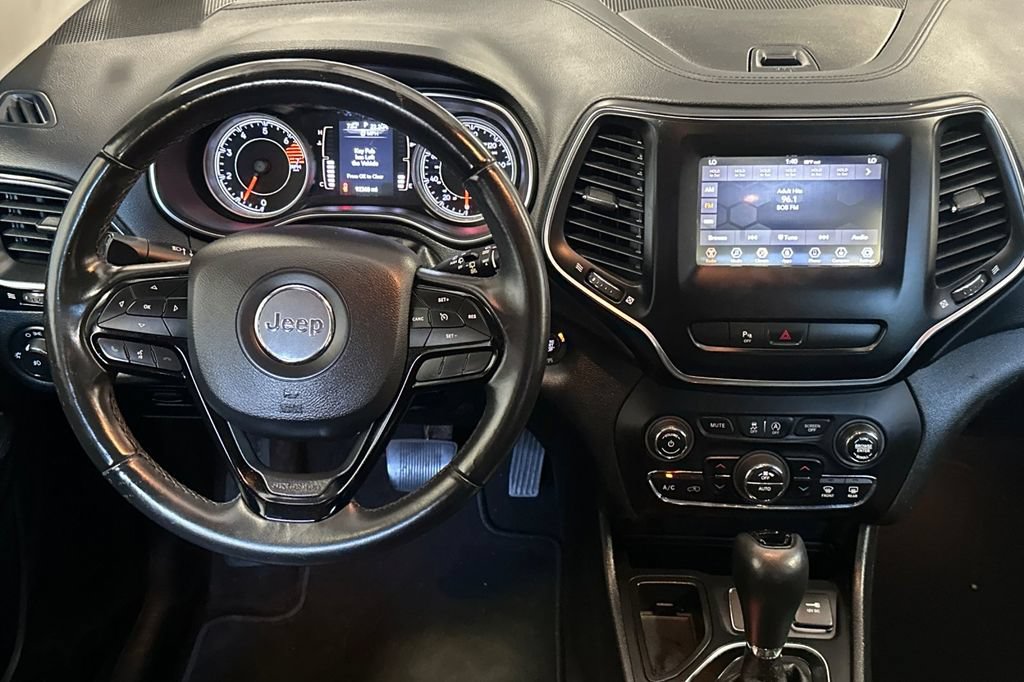 Used 2019 Jeep Cherokee Latitude Plus FWD image 14
