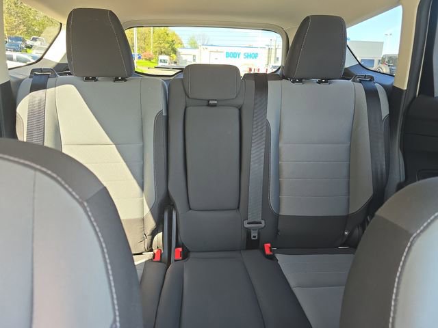 Used 2016 Ford Escape SE w/ Equipment Group 201A FWD image 17