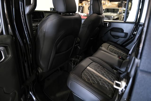 Used 2025 Jeep Gladiator Sport AWD/4WD image 49