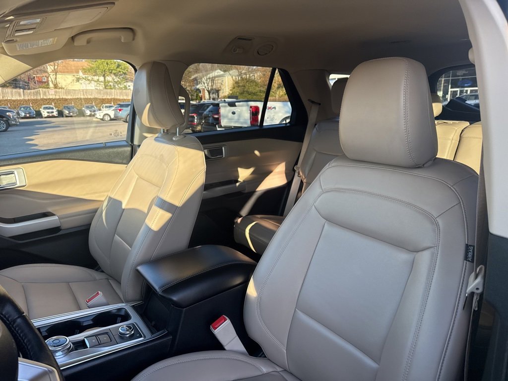 Used 2022 Ford Explorer XLT w/ Equipment Group 202A image 21