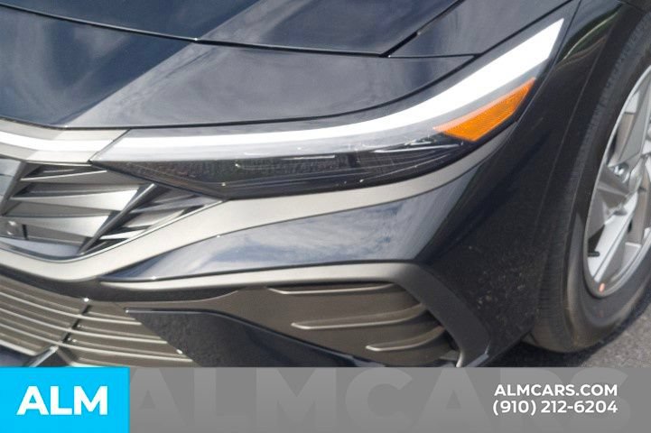 Certified 2026 Hyundai Elantra SE FWD image 10