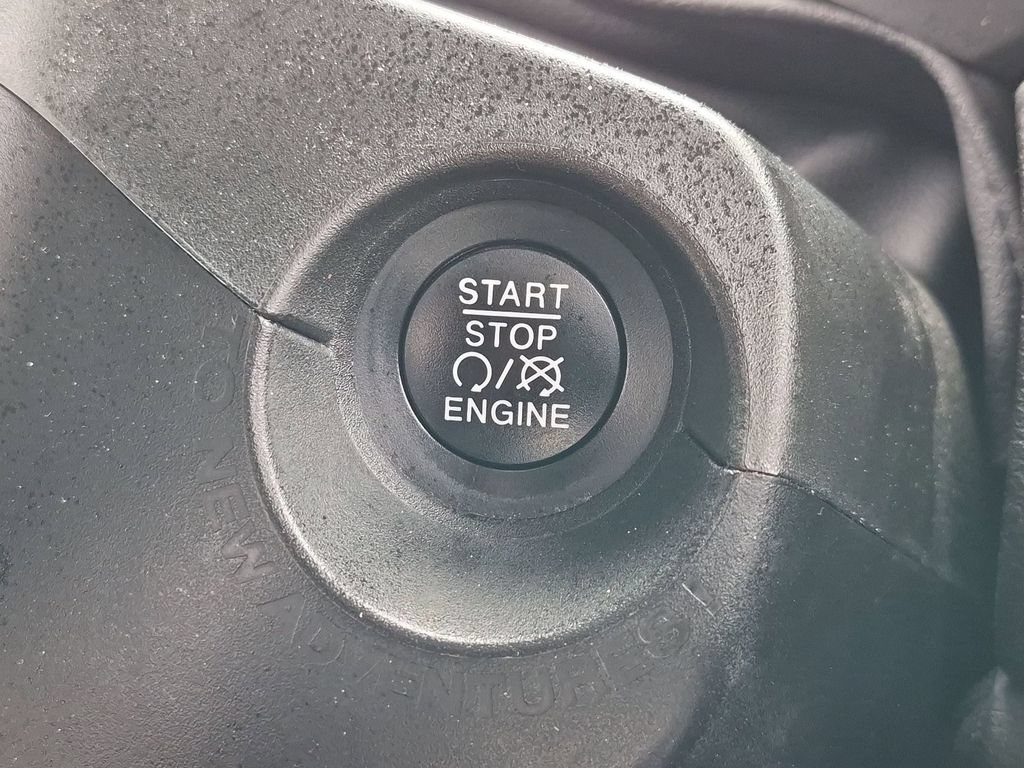 Used 2021 Jeep Renegade Latitude AWD/4WD image 25