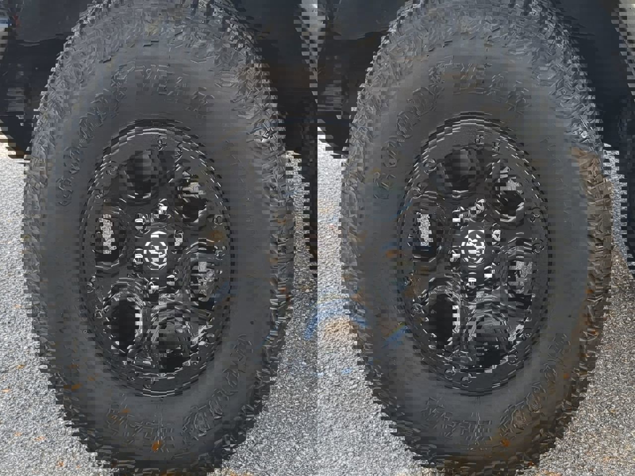 Used 2023 Ford Bronco Black Diamond image 11