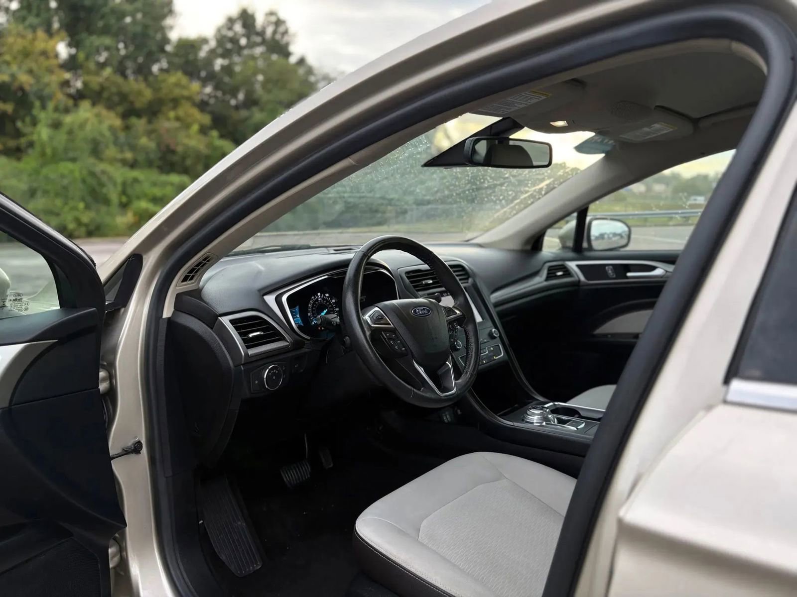 Used 2019 Ford Fusion SE w/ Equipment Group 151A image 10