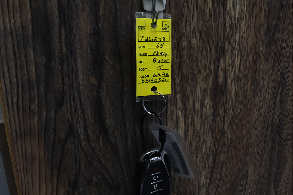 Used 2025 Chevrolet Blazer LT AWD/4WD image 31