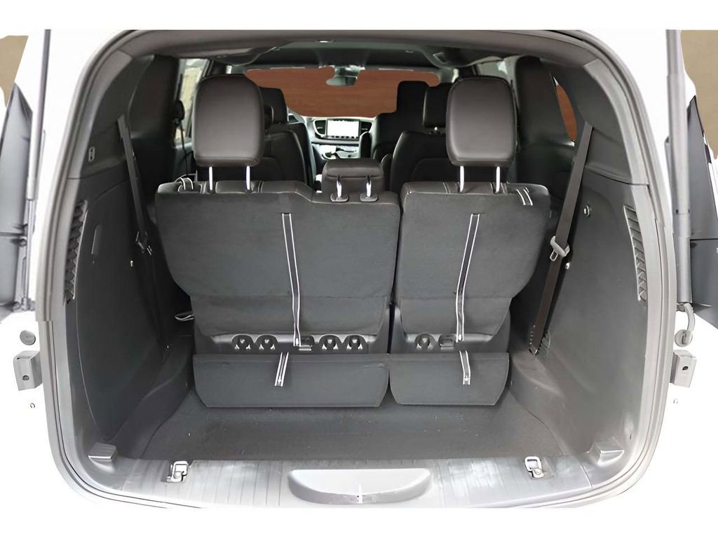 New 2026 Chrysler Pacifica Select image 17