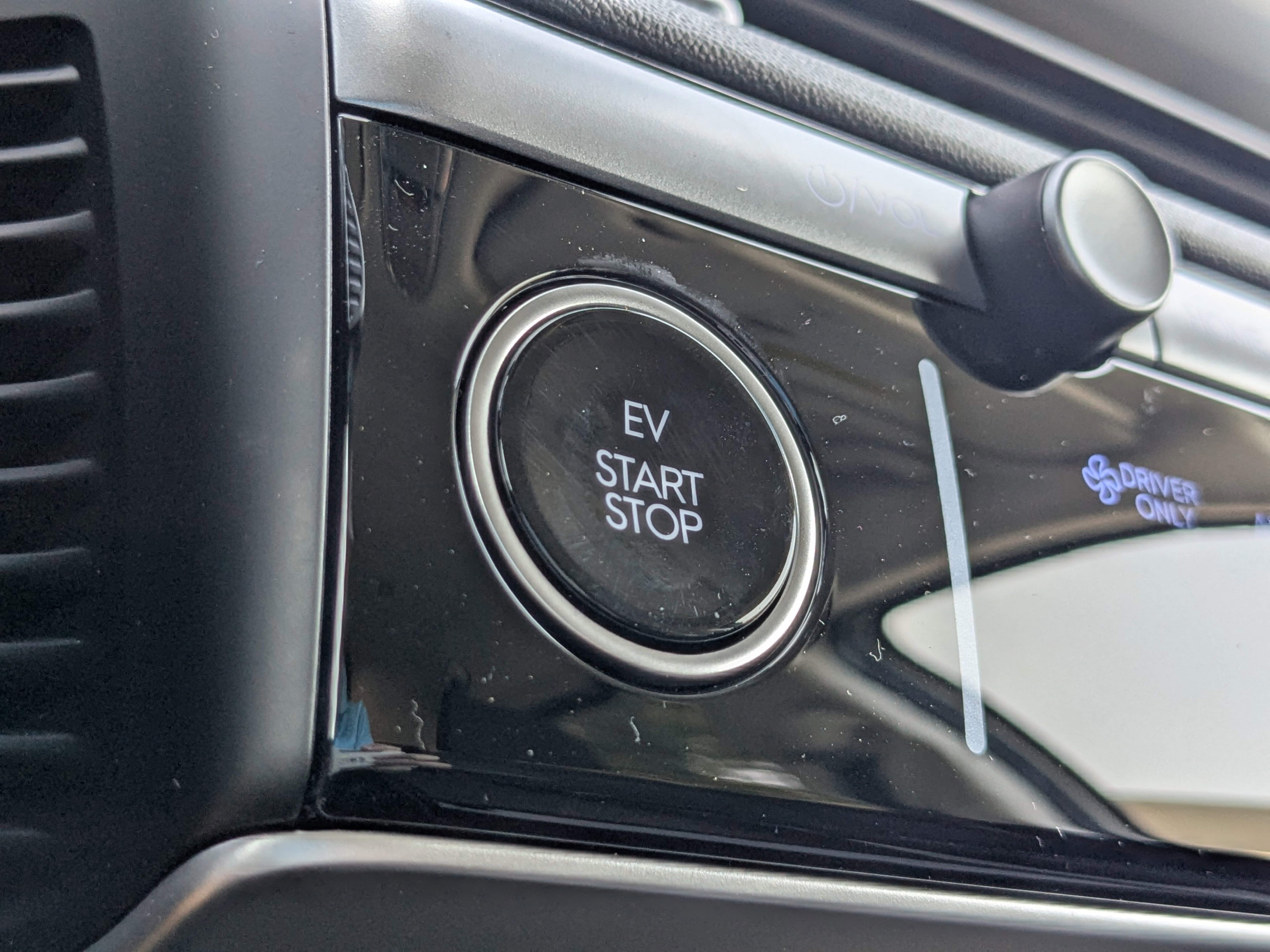 New 2025 Hyundai Ioniq 5 SE image 28