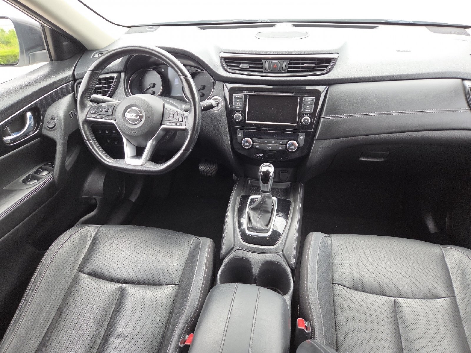 Used 2018 Nissan Rogue SL w/ Premium Package AWD/4WD image 24