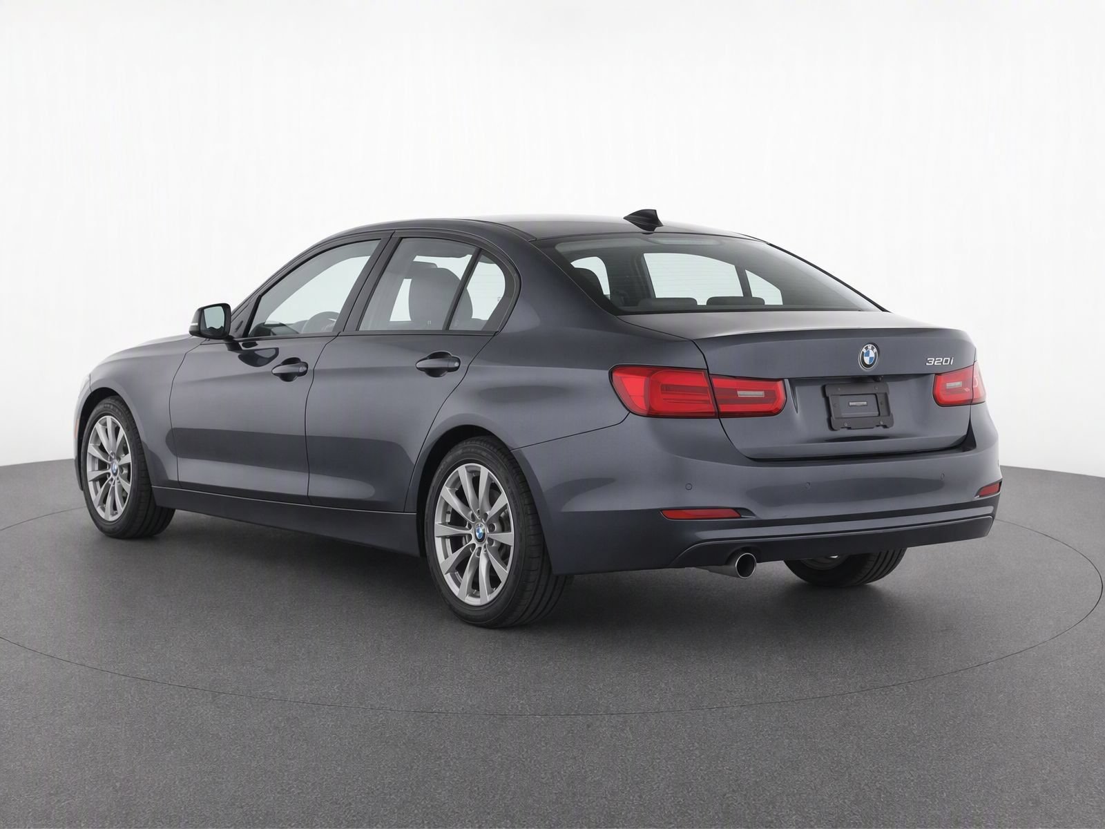 Used 2016 BMW 320i Sedan RWD image 4