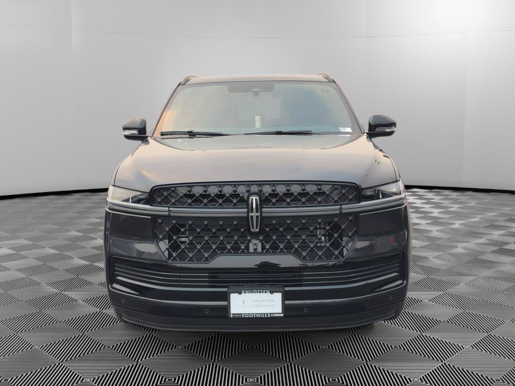 New 2027 Lincoln Navigator Reserve w/ Jet Appearance Package AWD/4WD image 2