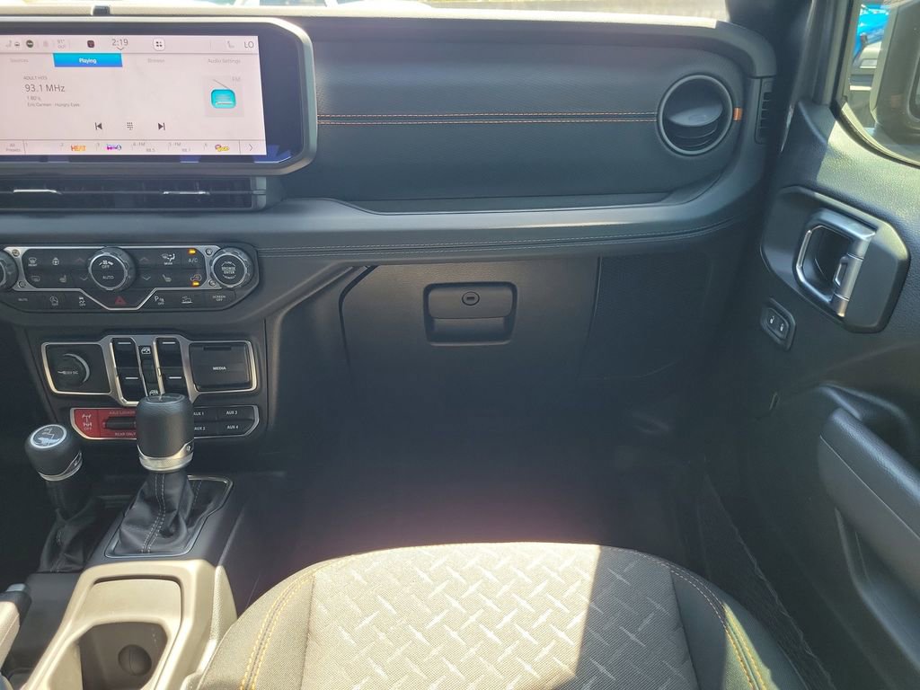 Used 2025 Jeep Gladiator Mojave w/ Steel Bumper Group image 14