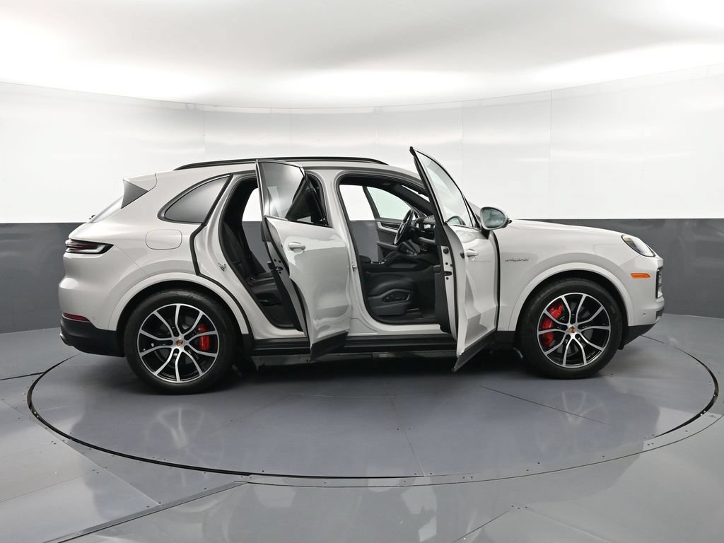 Certified 2025 Porsche Cayenne S AWD/4WD image 36