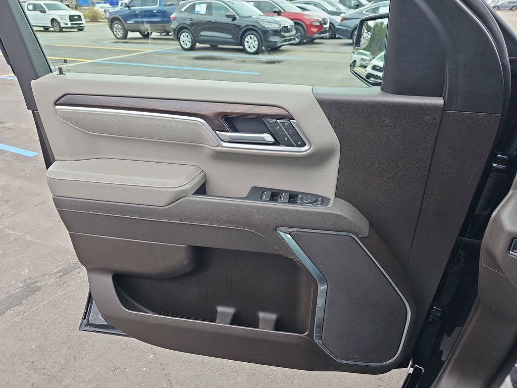 Used 2025 GMC Sierra 1500 SLT image 30