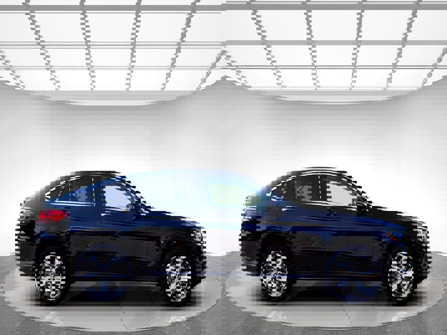 Used 2022 Mercedes-Benz GLC 300 4MATIC w/ Driver Assistance Package image 4