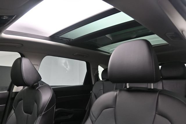 Used 2025 Kia Sorento S w/ Panoramic Sunroof Package FWD image 20