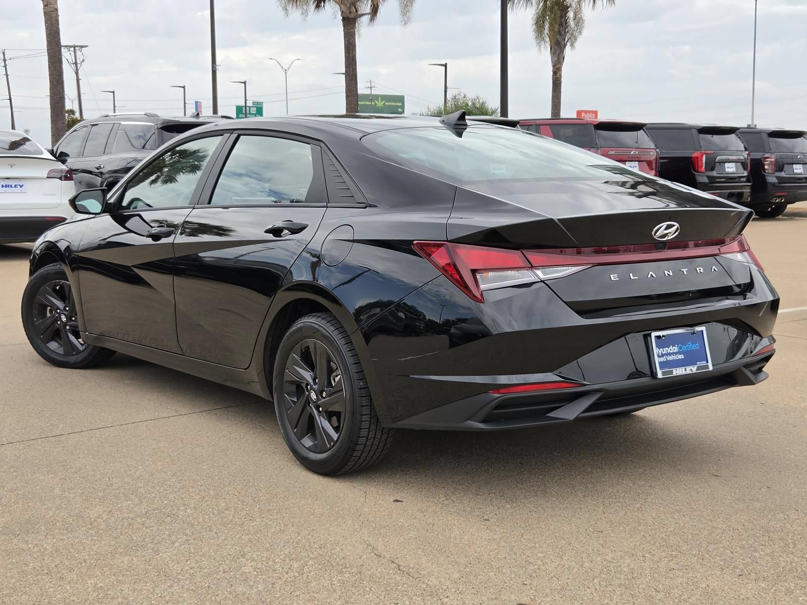Certified 2023 Hyundai Elantra SEL FWD image 3