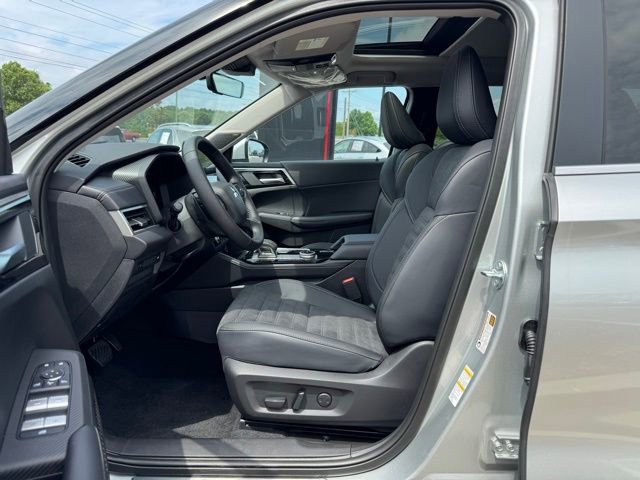 New 2025 Mitsubishi Outlander AWD image 18