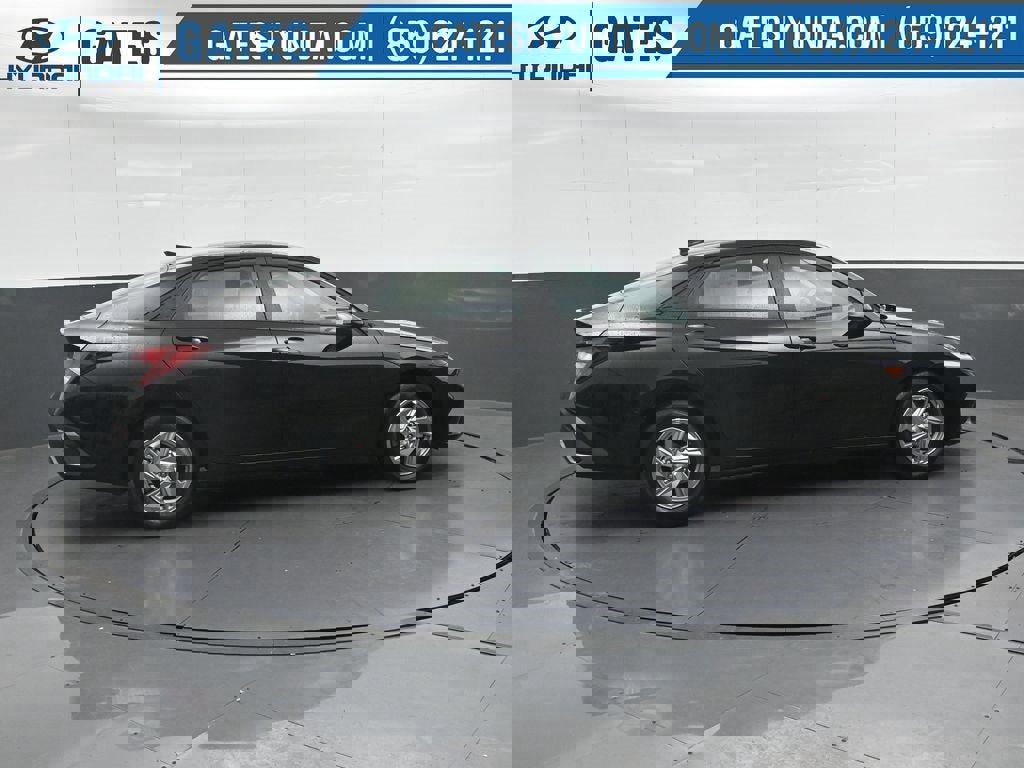 New 2026 Hyundai Elantra SE image 3