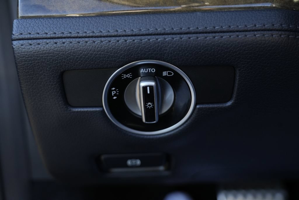 Used 2015 Mercedes-Benz SL 400 w/ Premium I Package image 47