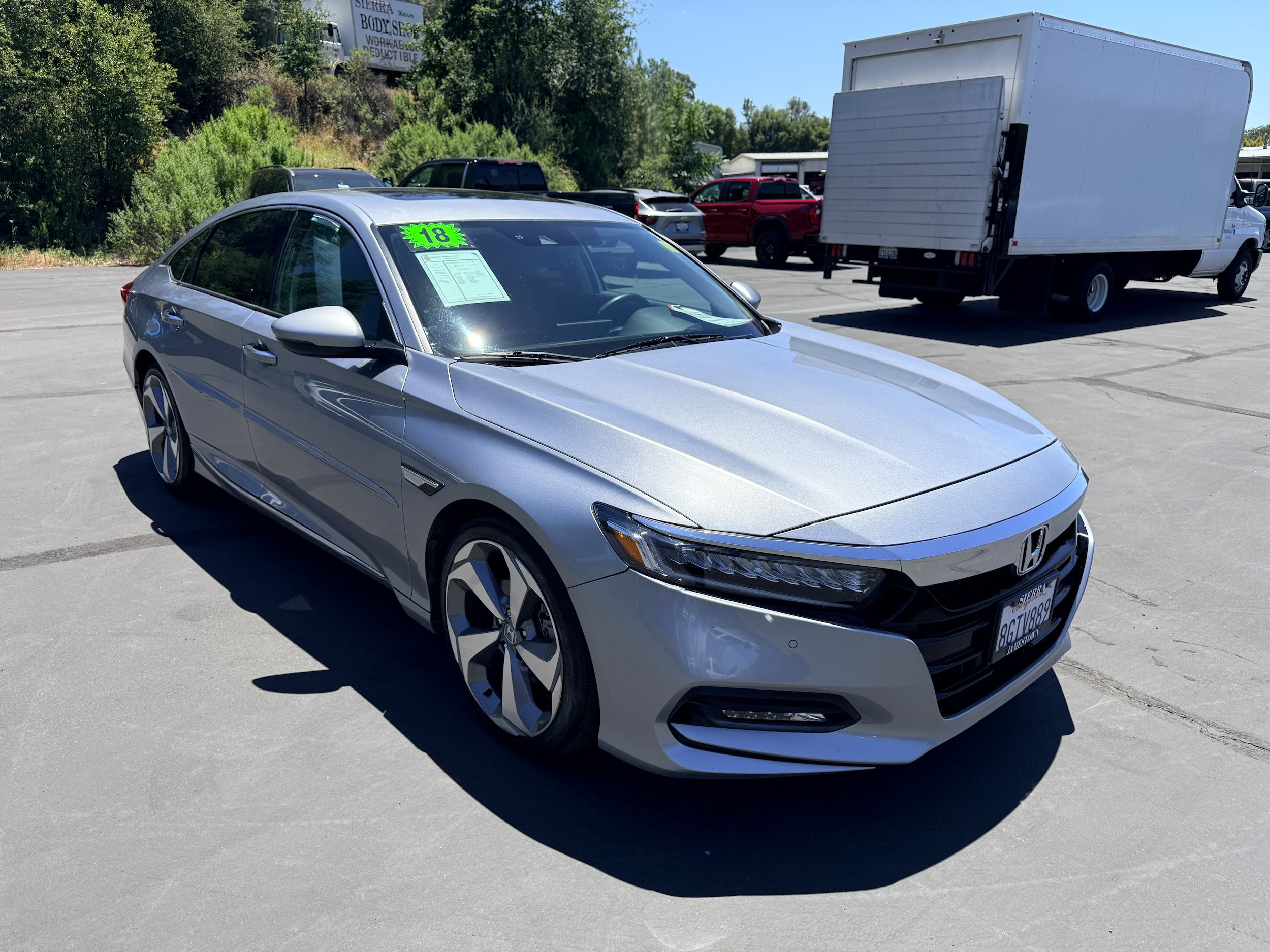 Used 2018 Honda Accord Touring image 4