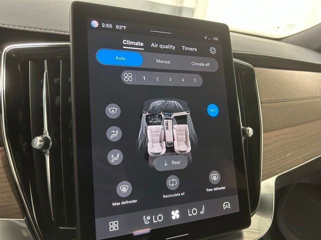 Used 2025 Volvo XC90 B5 Plus AWD/4WD image 22