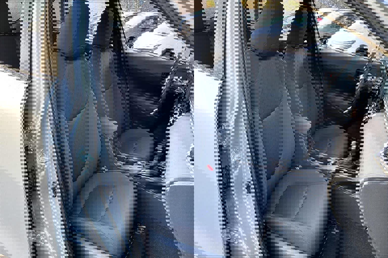 Certified 2024 Toyota Corolla Cross LE w/ Moonroof Package image 9