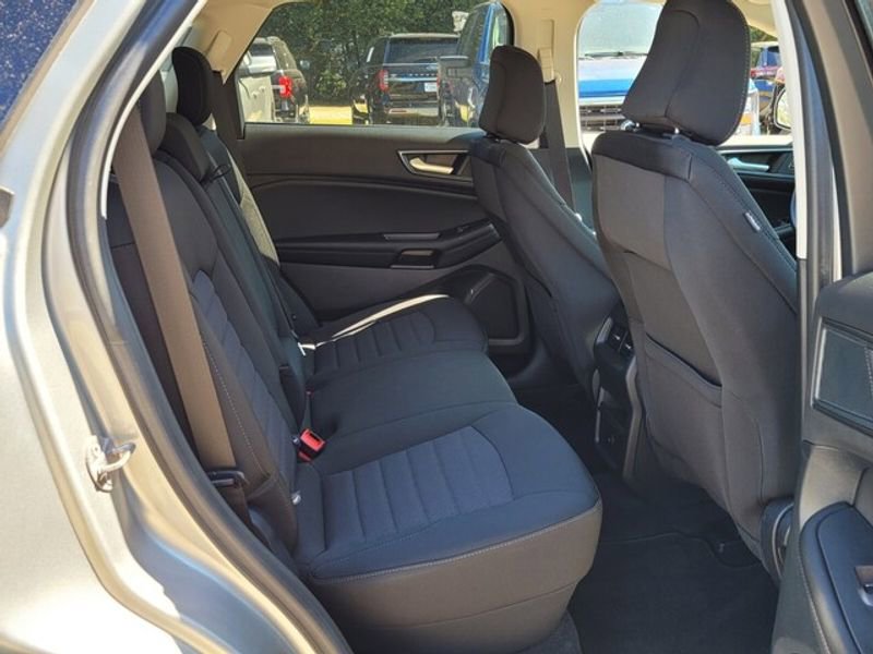New 2024 Ford Edge SE image 14