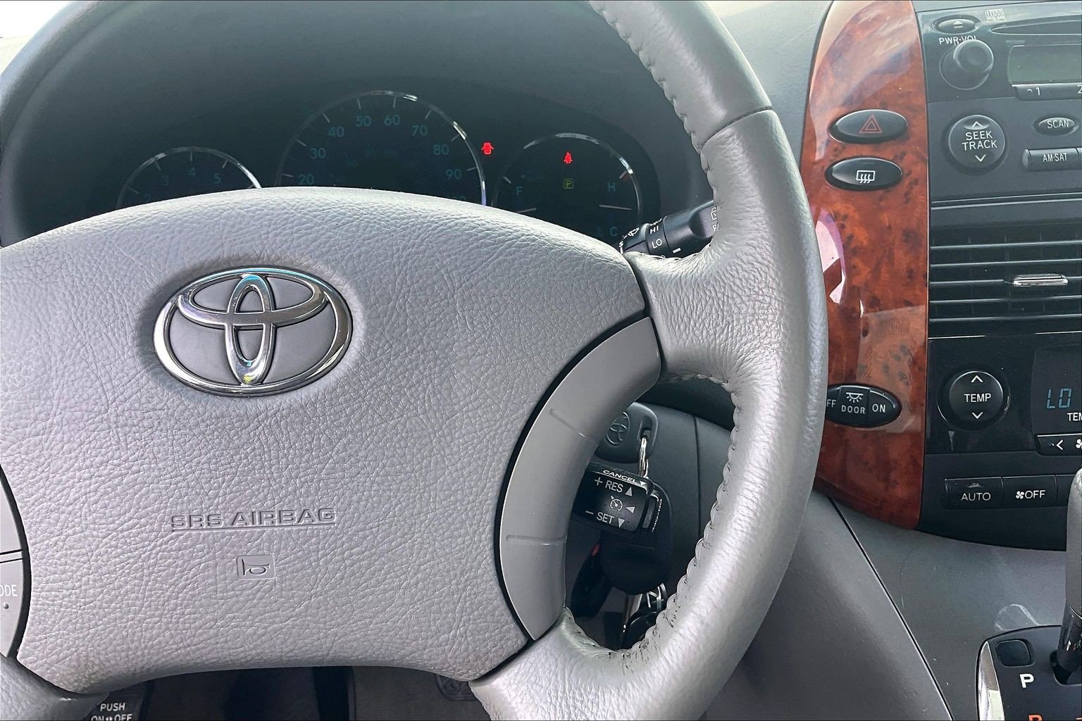 Used 2010 Toyota Sienna image 24