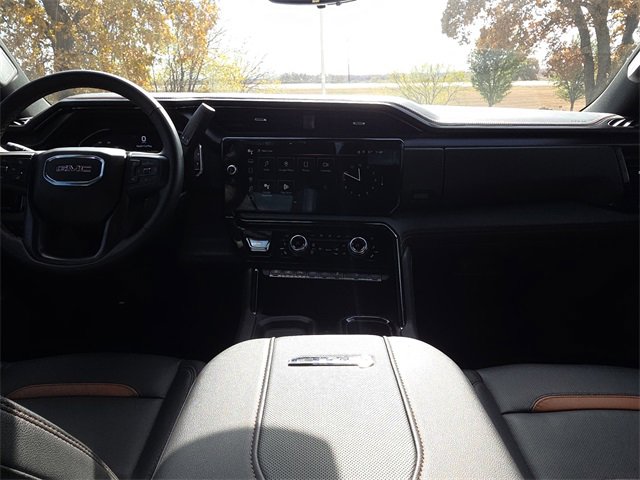 Used 2024 GMC Sierra 2500 AT4 w/ AT4 Premium Plus Package image 14