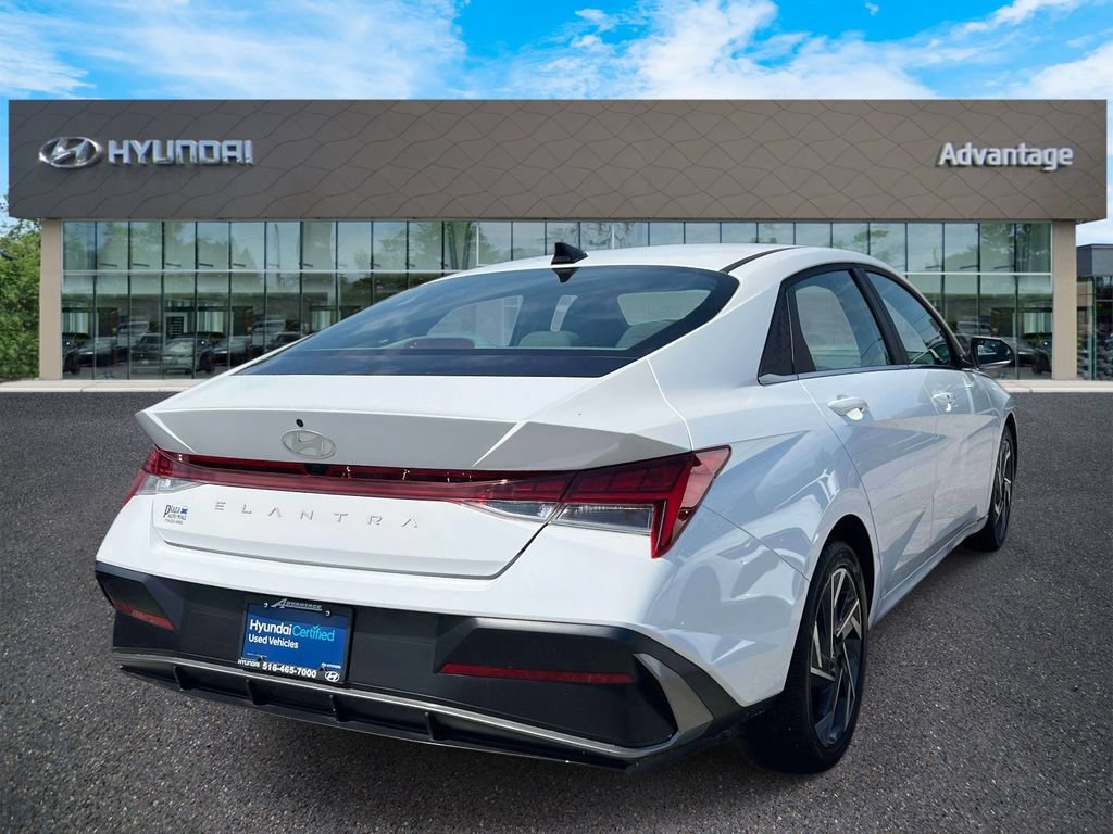 Certified 2025 Hyundai Elantra SEL FWD image 6