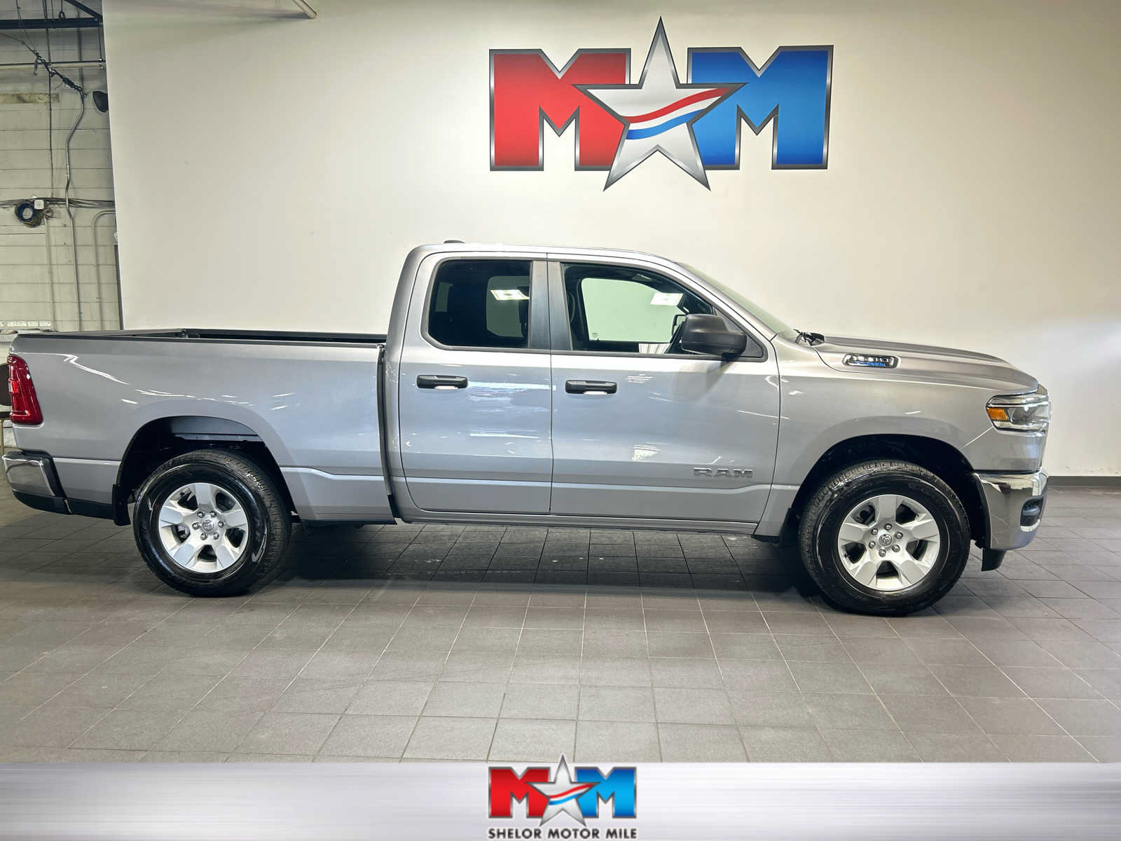 Used 2025 RAM 1500 Tradesman AWD/4WD image 1