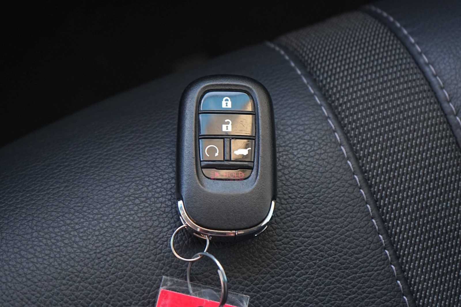 Used 2025 Honda Pilot EX-L image 28