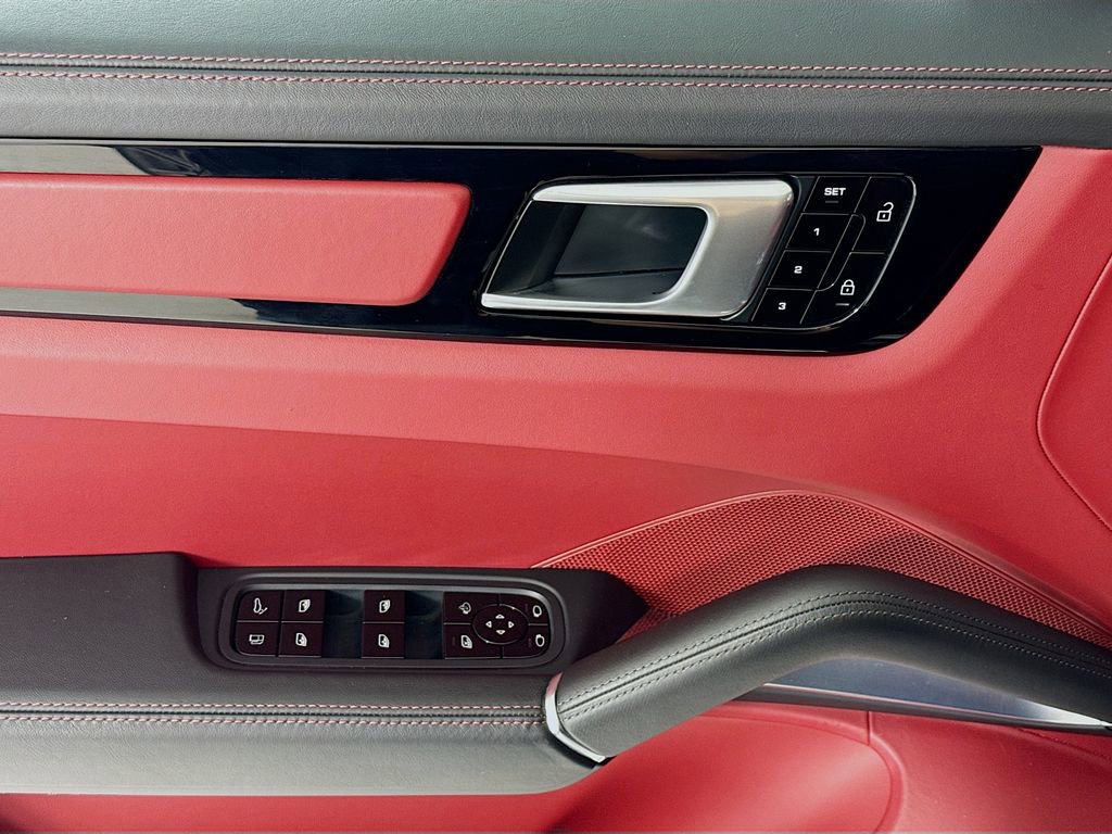 Certified 2021 Porsche Cayenne Turbo S AWD/4WD image 11