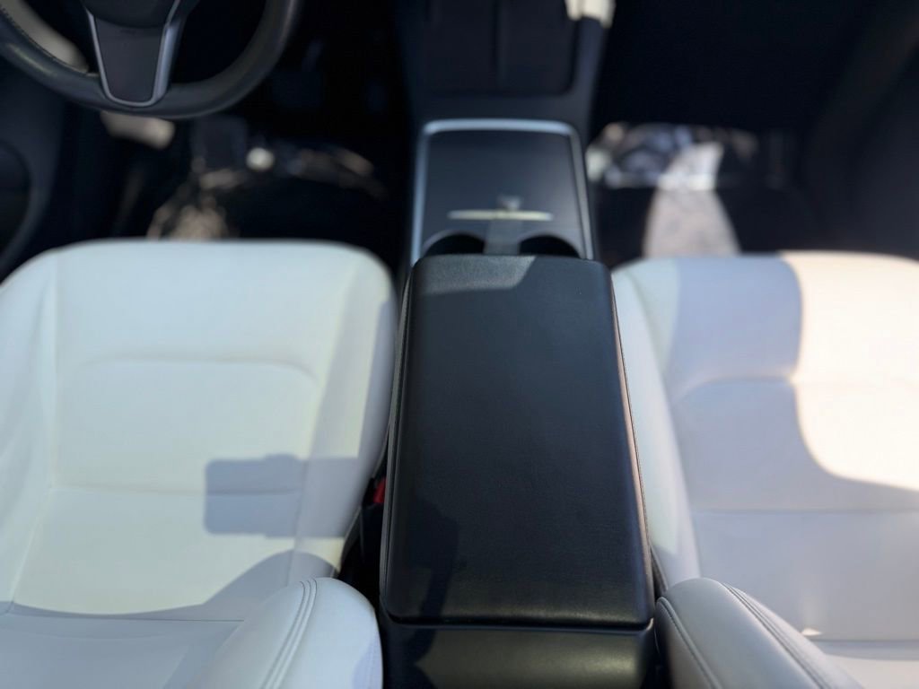 Used 2021 Tesla Model Y Long Range AWD/4WD image 48