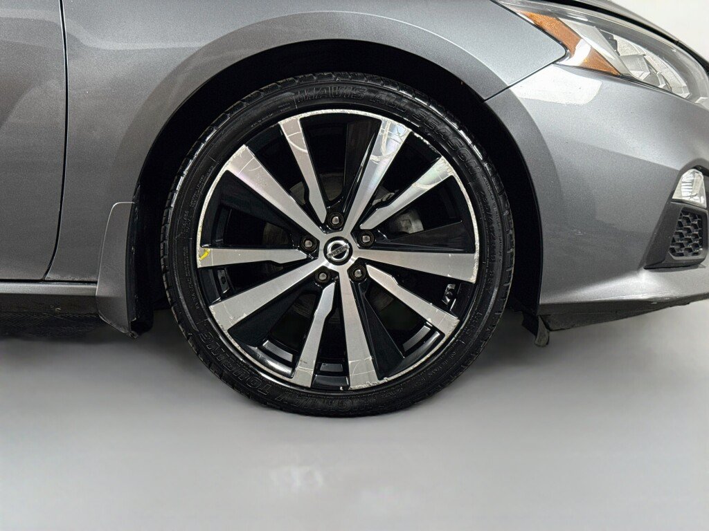 Used 2020 Nissan Altima 2.5 SR FWD image 39