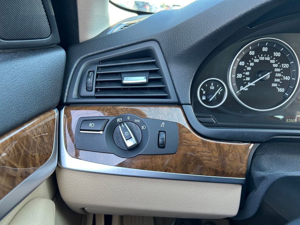 Used 2011 BMW 535i xDrive Sedan AWD/4WD image 20