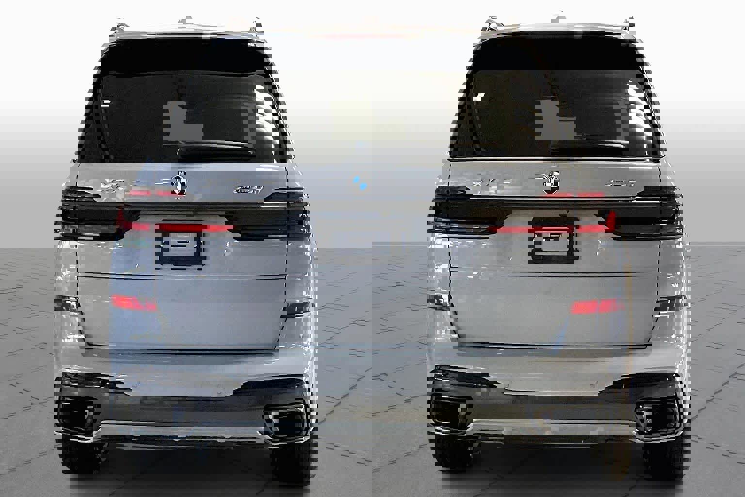 Used 2026 BMW X7 xDrive40i w/ M Sport Package image 4