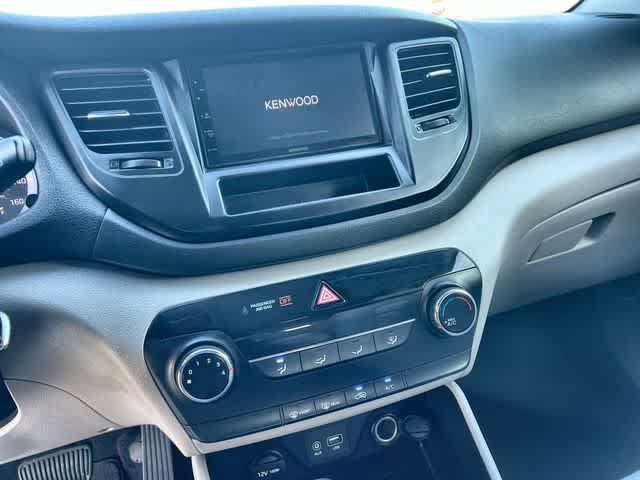Used 2017 Hyundai Tucson SE w/ SE Popular Package 02 FWD image 18