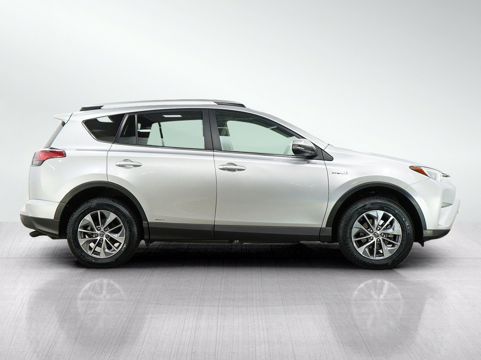Used 2016 Toyota RAV4 XLE w/ Convenience Package AWD/4WD image 6