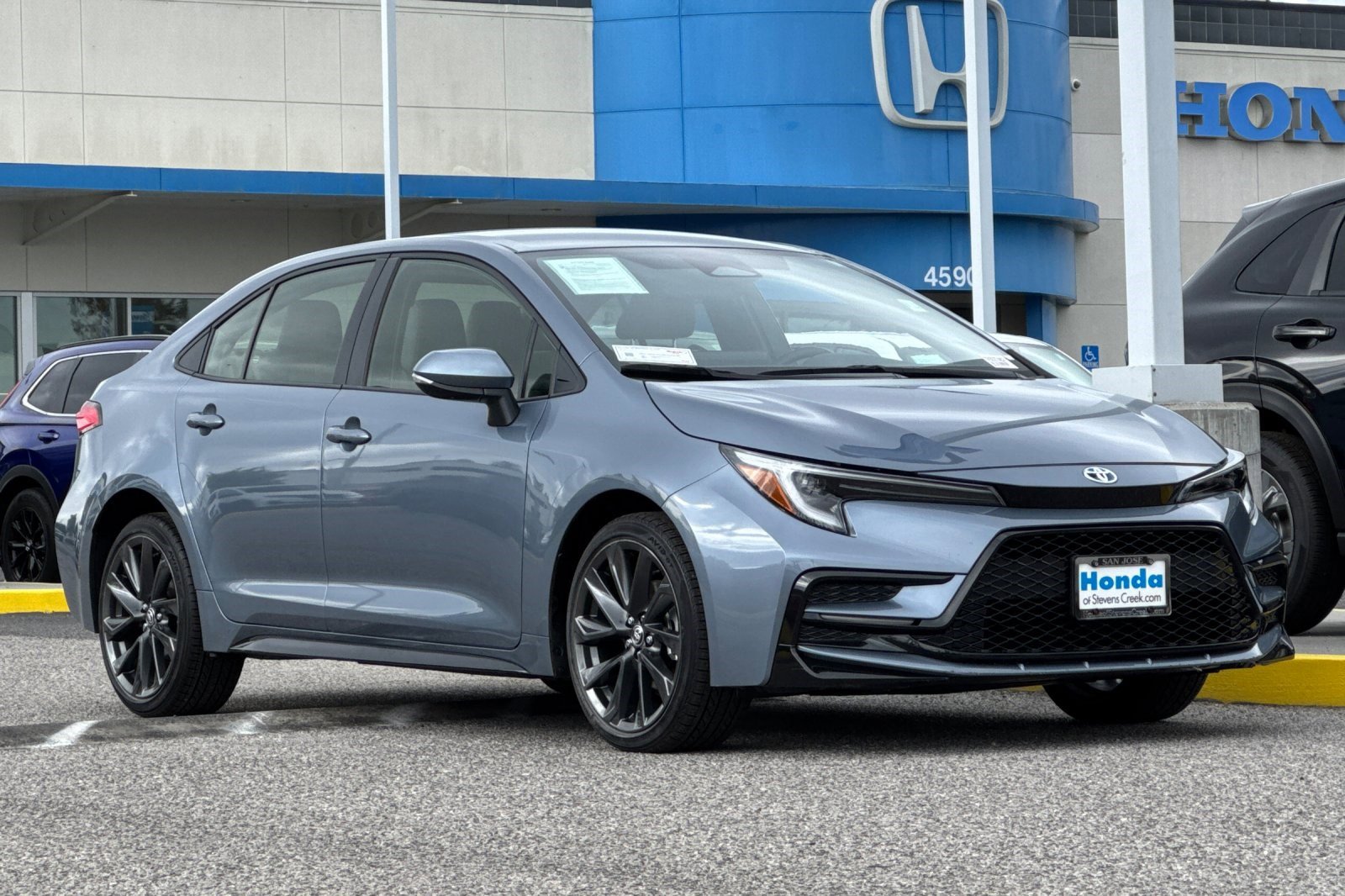 Used 2024 Toyota Corolla SE w/ Convenience Package image 6