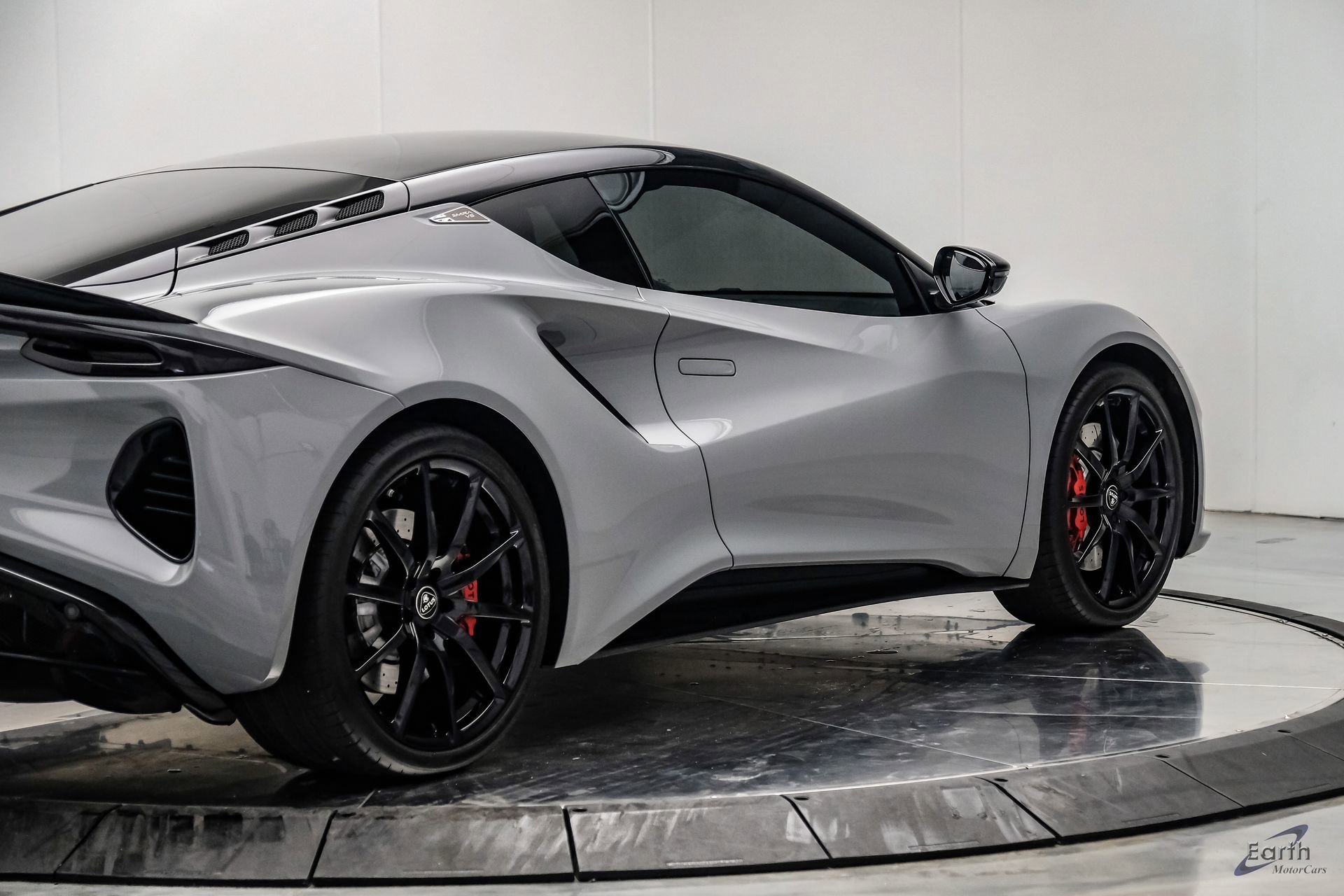 Used 2025 Lotus Emira RWD image 23