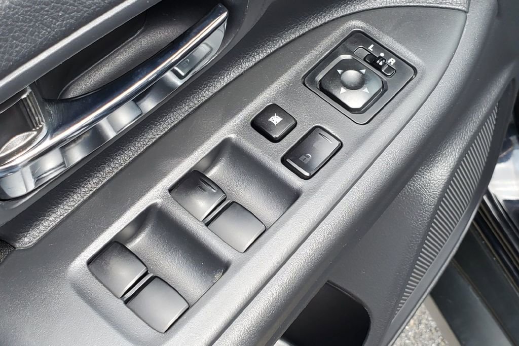Used 2014 Mitsubishi Outlander ES FWD image 14