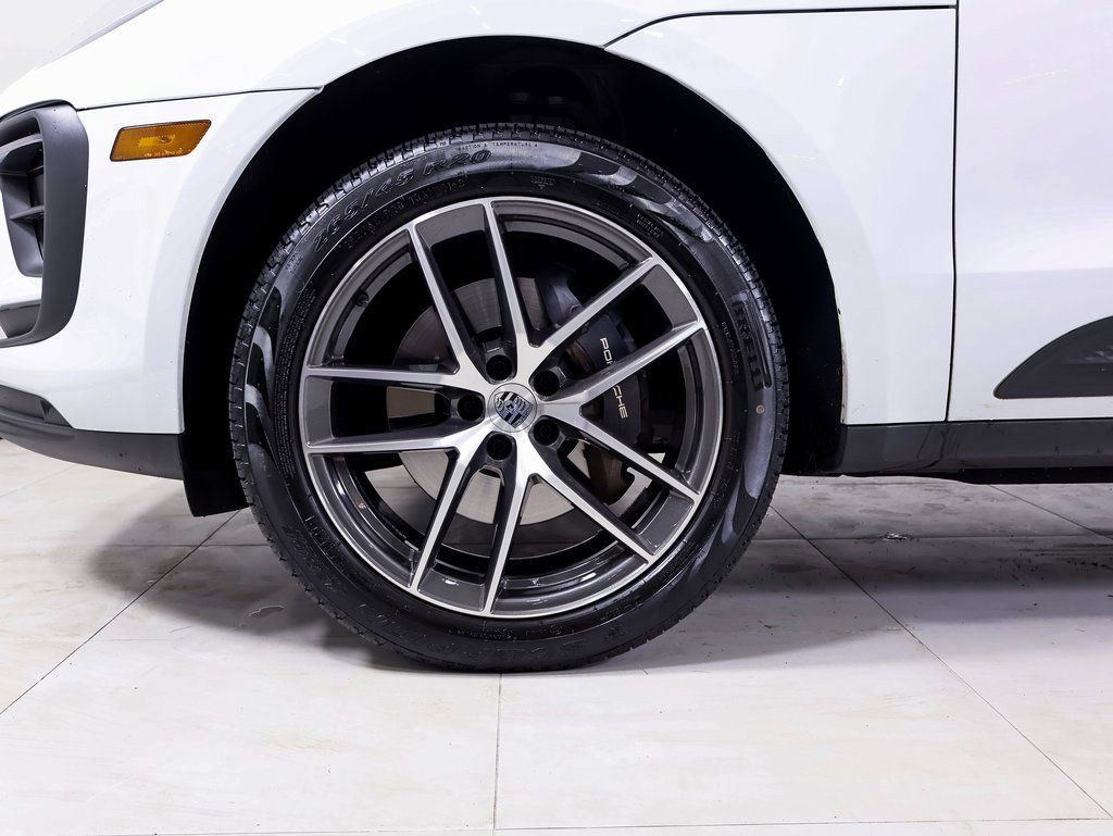 Used 2025 Porsche Macan image 22