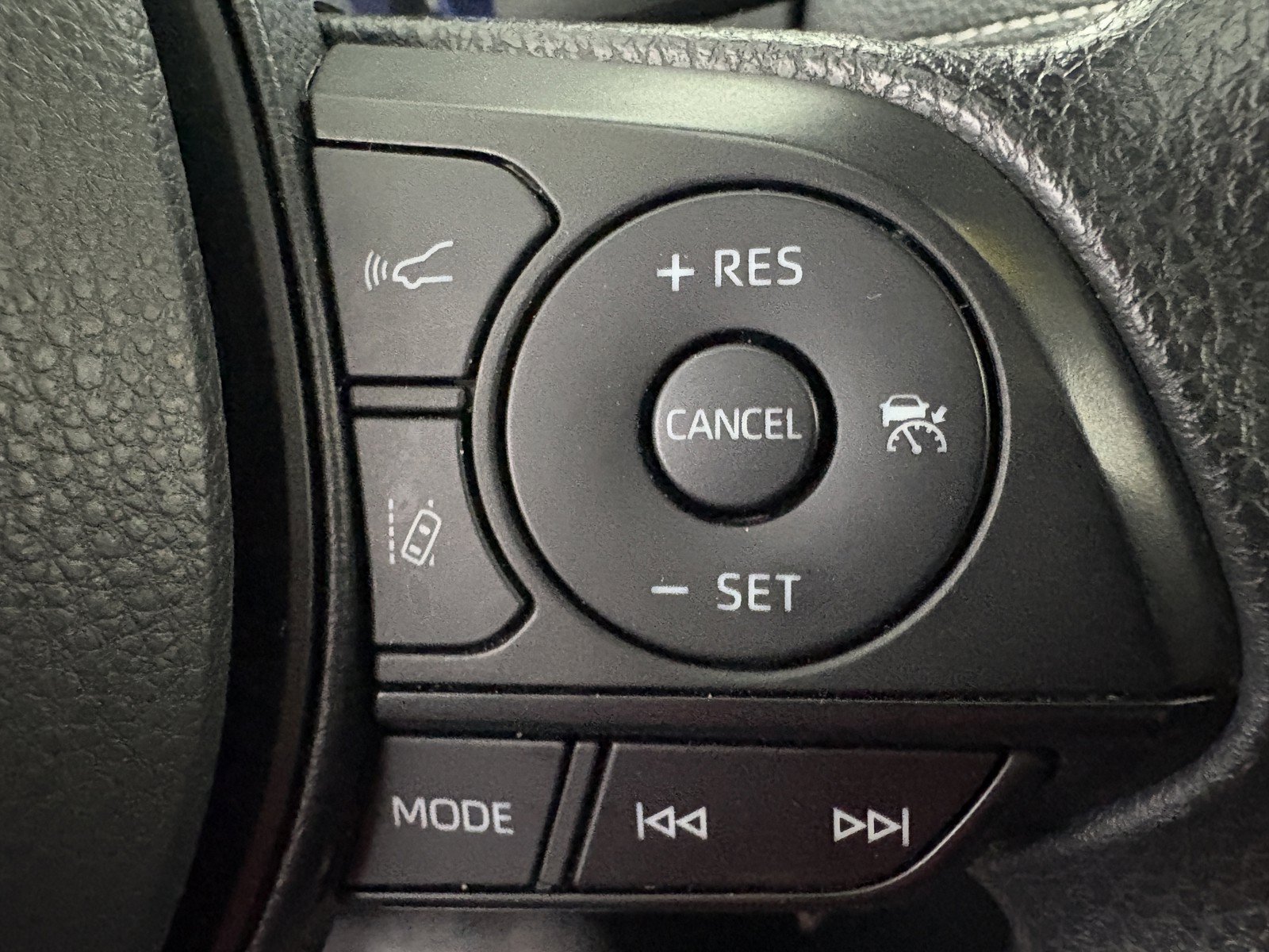 Used 2024 Toyota RAV4 LE AWD/4WD image 18