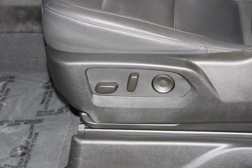 Used 2023 Chevrolet Suburban Z71 w/ Luxury Package image 23